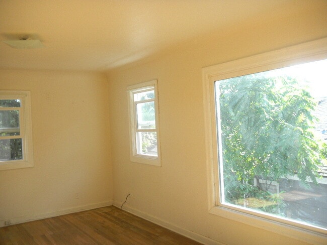 Building Photo - 1 Bedroom Duplex in Southwest Eugene