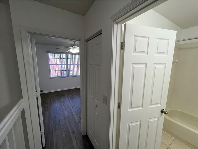 Building Photo - 6756 Sienna Club Dr