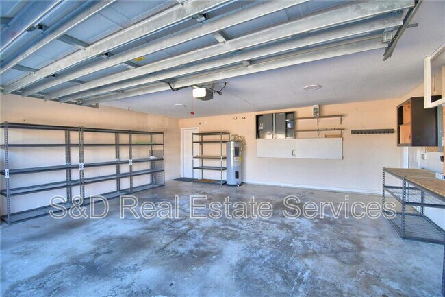 Building Photo - 2618 High Ridge Dr