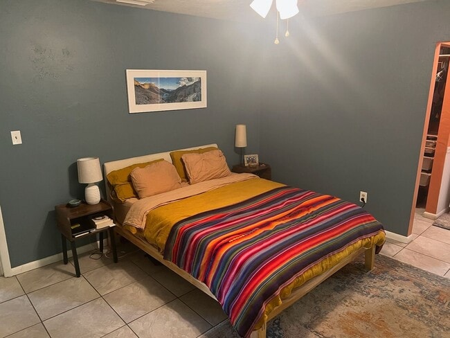 Building Photo - Super cute 3 bedroom 2 bath in NW Miram Manor