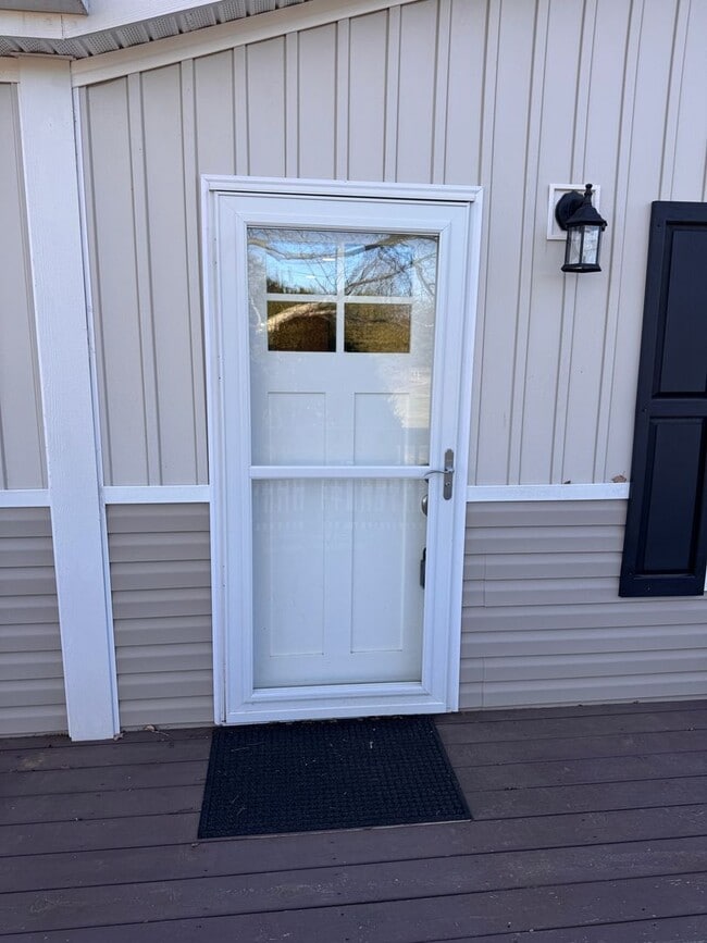 Building Photo - 3 Bedroom || 2 Bathroom in Concord