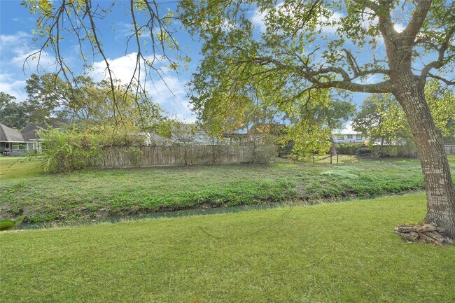 Building Photo - 225 St Cloud Dr