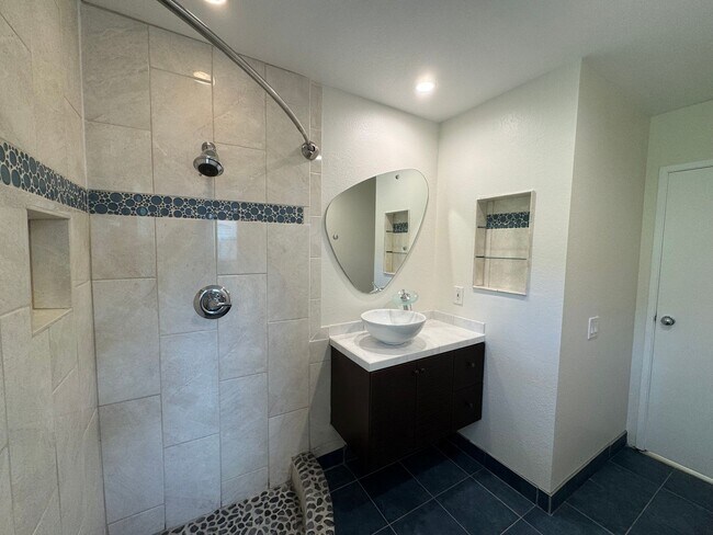 Building Photo - Beautiful 4Bd/2.5Ba Spacious Home in Missi...