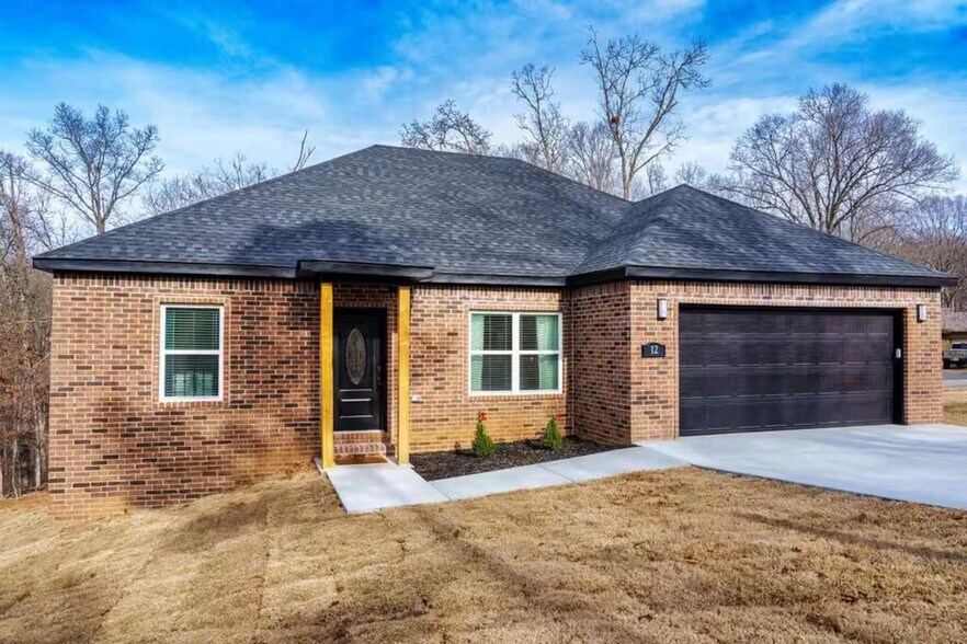 Building Photo - 12 Wyncombe Ln