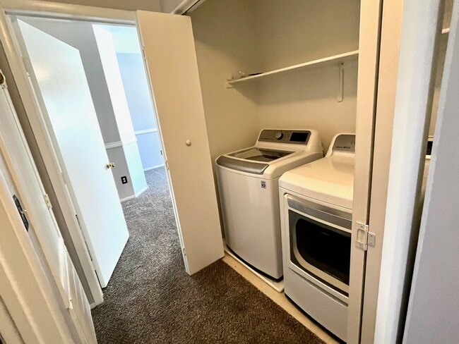 Building Photo - 3 Bedroom Condo located off of Warm Springs and South Durango!!! Southwest Location!