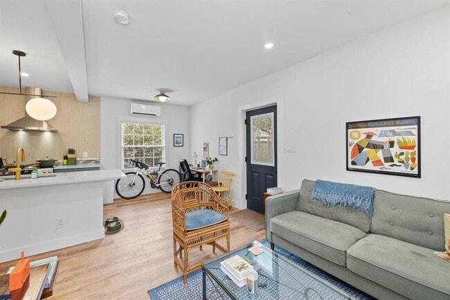 Building Photo - 2808 Jefferson St