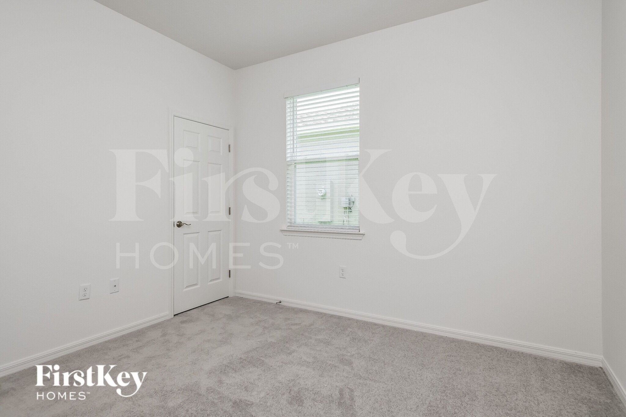 Building Photo - 1618 Isleta Lp