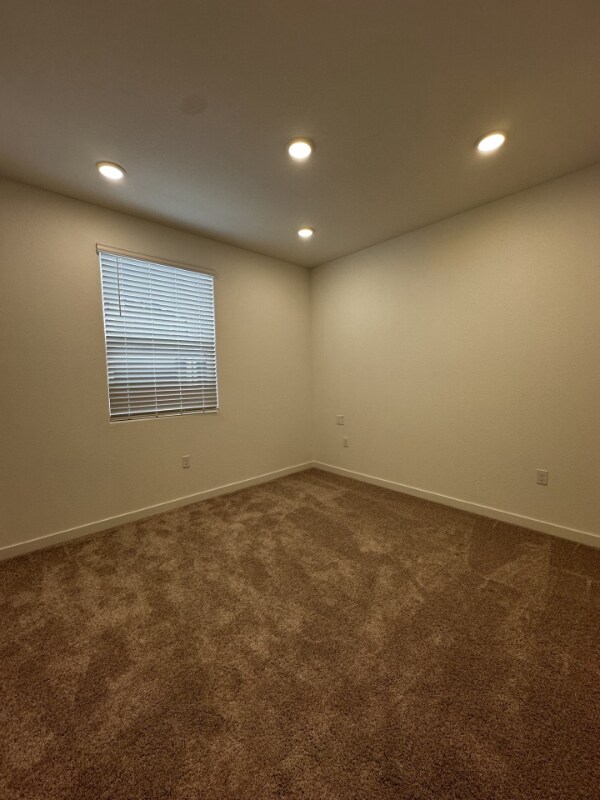 Building Photo - 1735 Eiffel St
