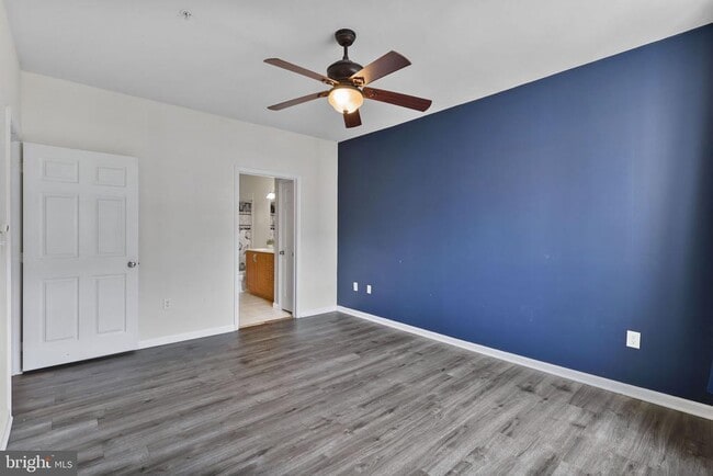 Building Photo - 12925 Centre Park Cir