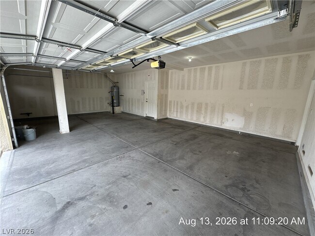Building Photo - 2768 Craigmillar St