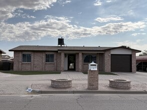 Building Photo - 9321 Sorbonne Dr