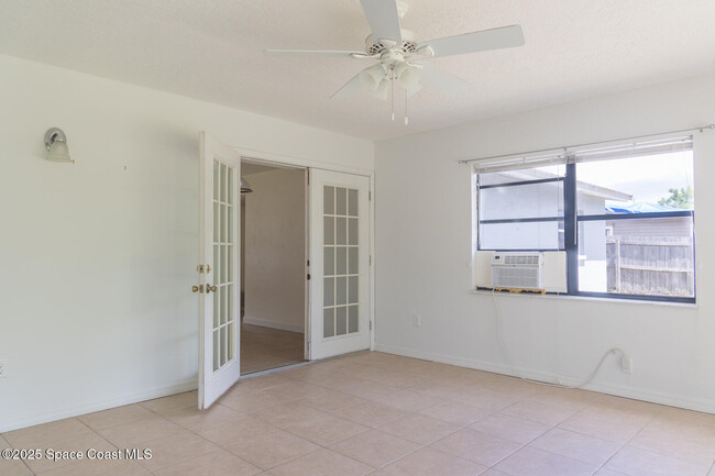 Building Photo - 2285 Dolphin Rd