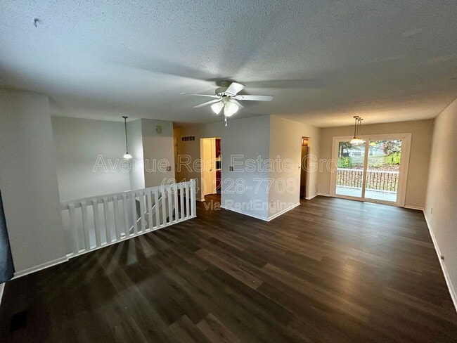 Building Photo - 662 Lakewood Dr