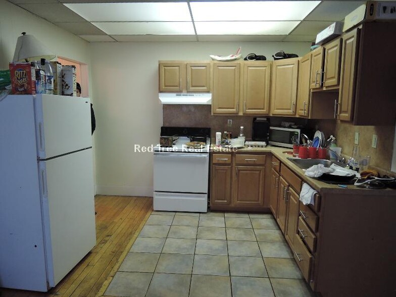 Building Photo - 437 Cambridge St