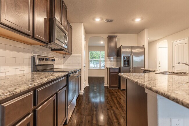 Building Photo - 2918 Lindenwood Run