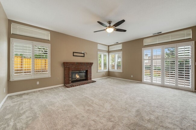 Building Photo - Stunning Folsom Split-Level Home with Pool & 3-Car Garage in Quiet Cul-De-Sac