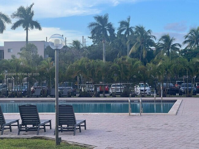 Building Photo - 8600 SW 133rd Avenue Rd