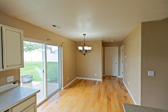 Building Photo - Home In the Landings