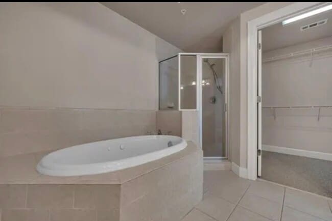 Building Photo - 1390 Dutch Valley Pl NE