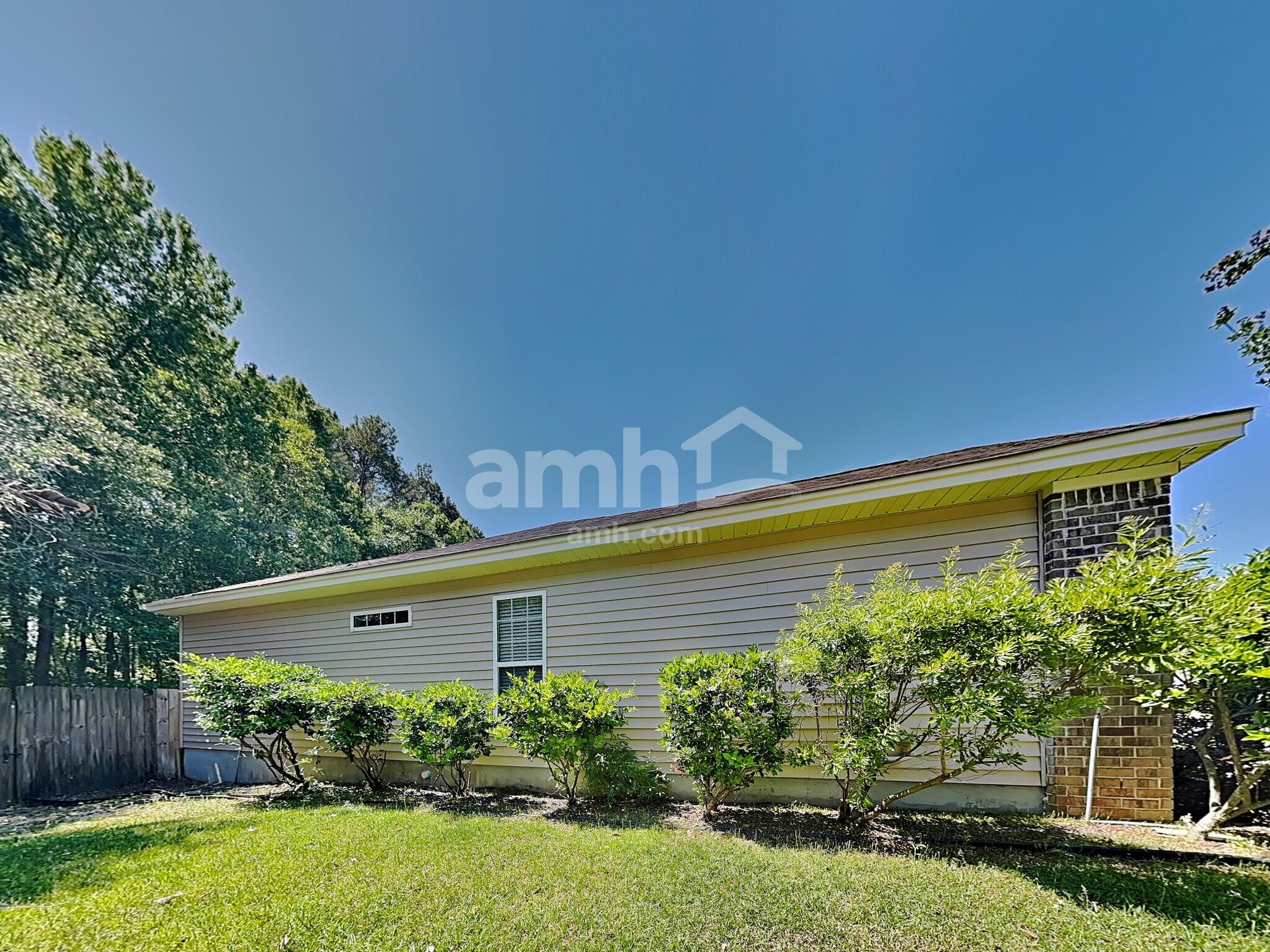 Building Photo - 171 Arbor Village Dr