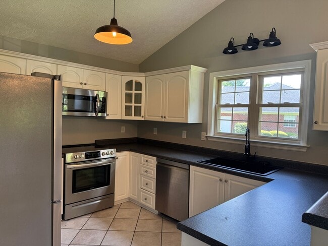 Building Photo - 105 Owls Nest Ct