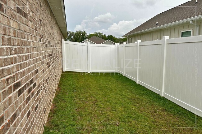 Building Photo - FREE RENT FOR MAY-  4 Bed 2 Bath Daphne Home in Jubilee Farms