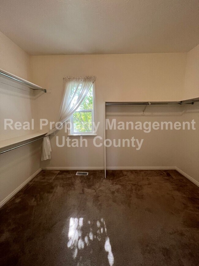 Building Photo - New Lower Price. South Jordan Home