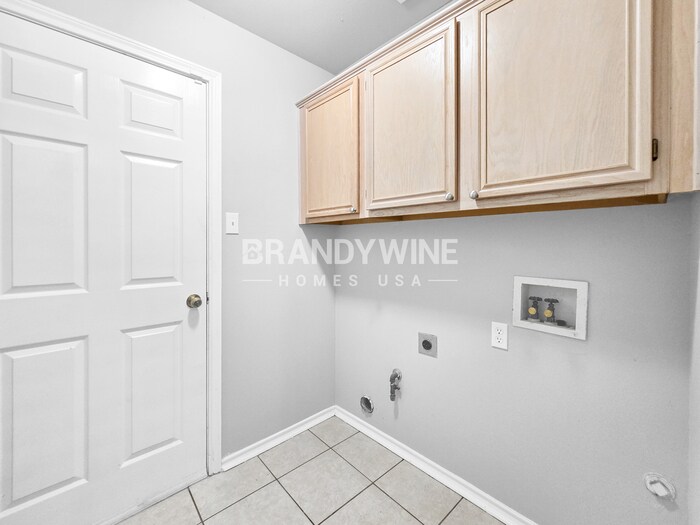 Building Photo - 214 Streamside Dr