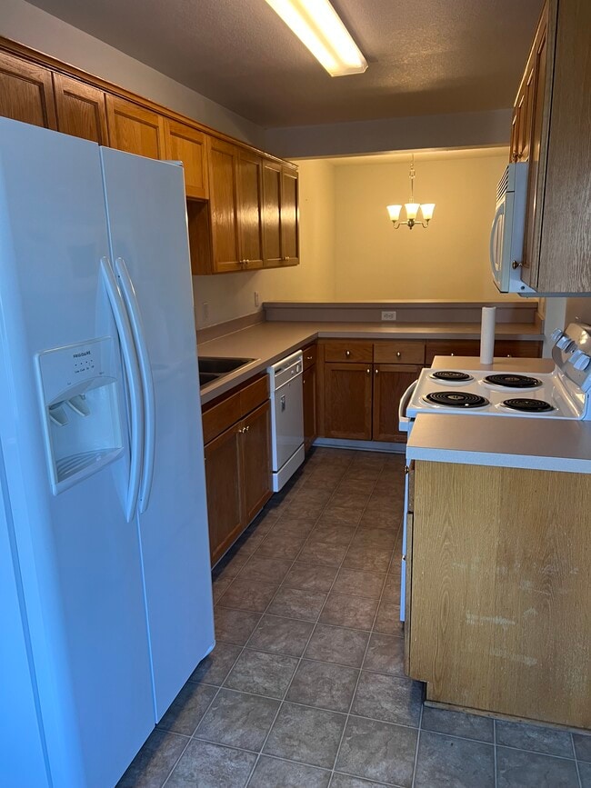 Building Photo - 2303 E 27th Terrace