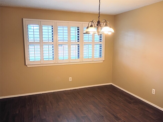 Building Photo - 21406 Golden Dove Dr
