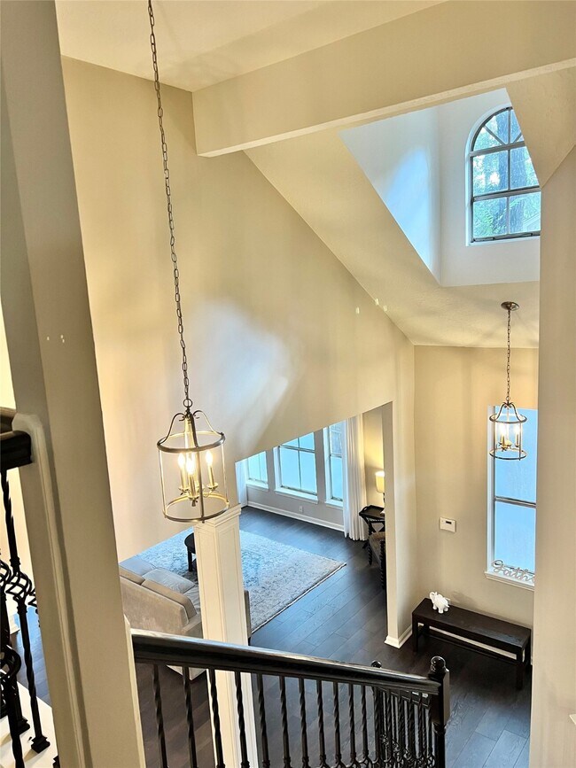 Building Photo - 5 Spurwood Ct