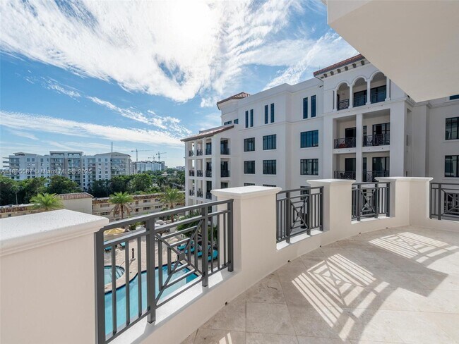 Building Photo - 200 E Palmetto Park Rd