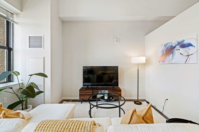 Building Photo - 309 Vine St