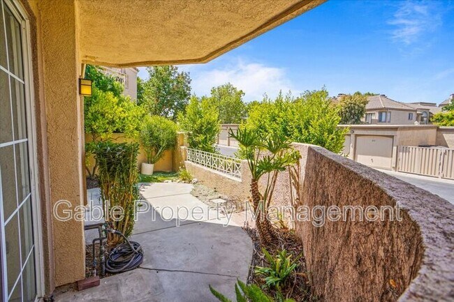 Building Photo - 23633 Del Monte Dr