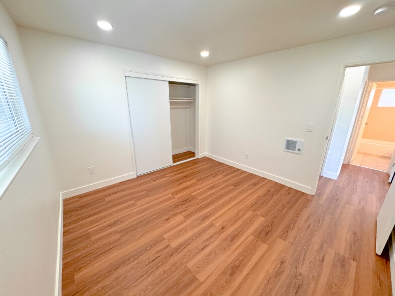 Building Photo - 4802 Daisy St