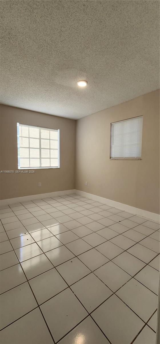 Building Photo - 800 SW 10th Ave