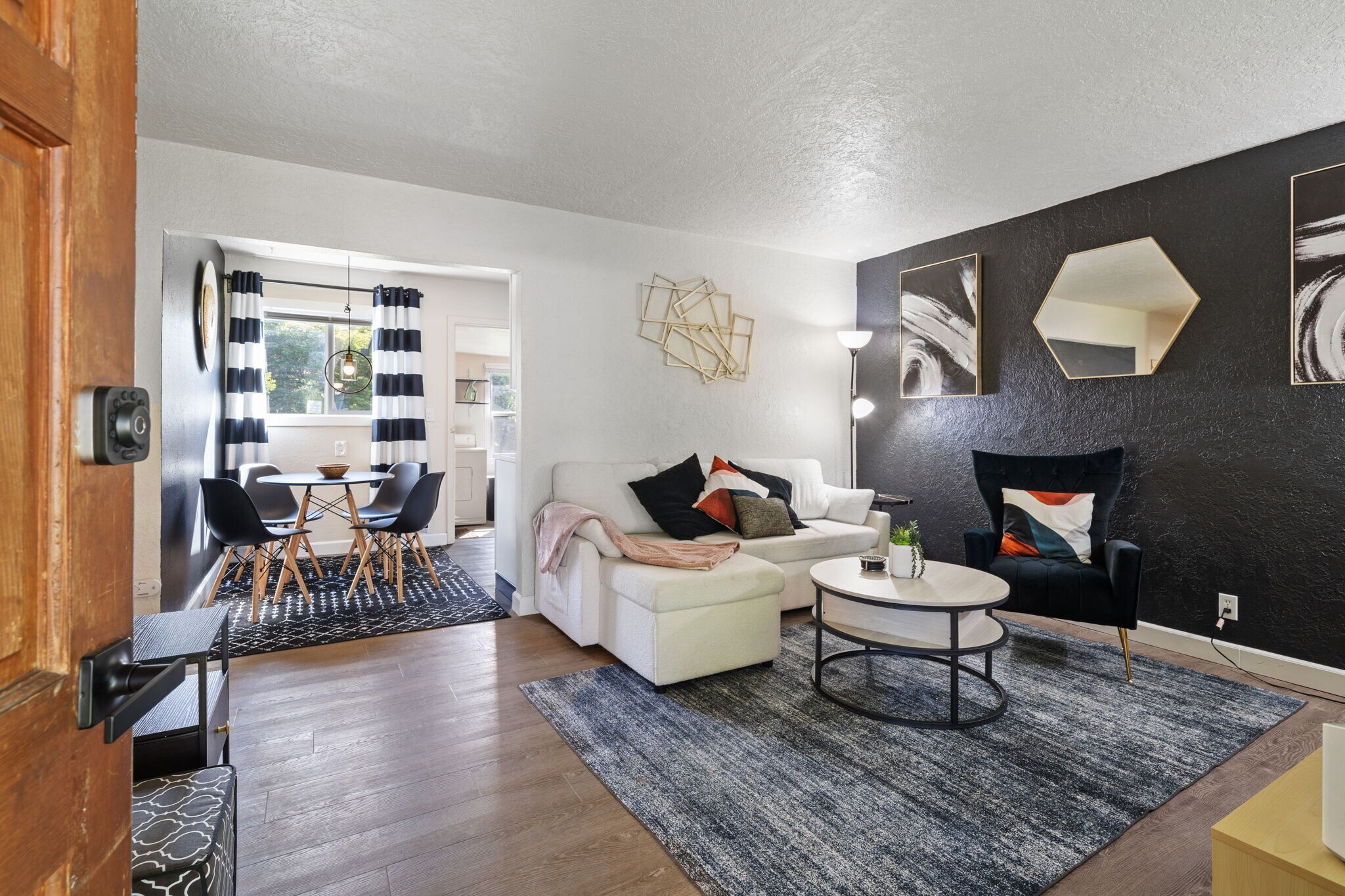 Building Photo - 140 4th St