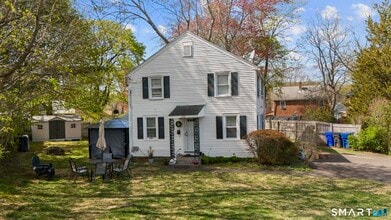 Building Photo - 224 Melville Dr