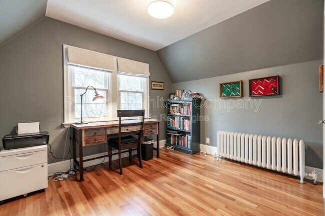 Building Photo - 63 Van Buren Ave