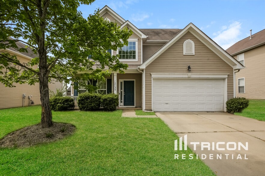 Primary Photo - 12733 Oakton Hunt Dr