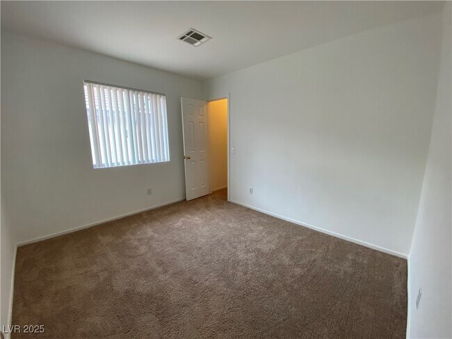Building Photo - 1317 Woodmore Dr