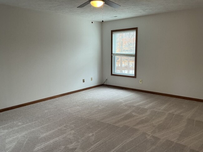 Building Photo - Welcome home!  Sought after Lake of the Woods!