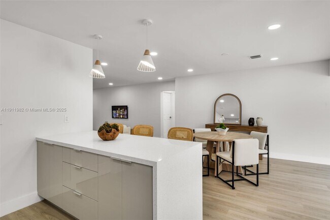 Building Photo - 3920 Hayes St