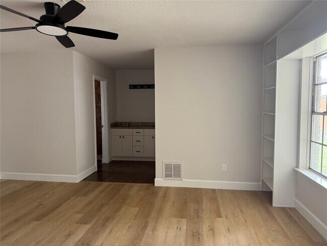 Building Photo - 7026 Hidden Arbor Ln