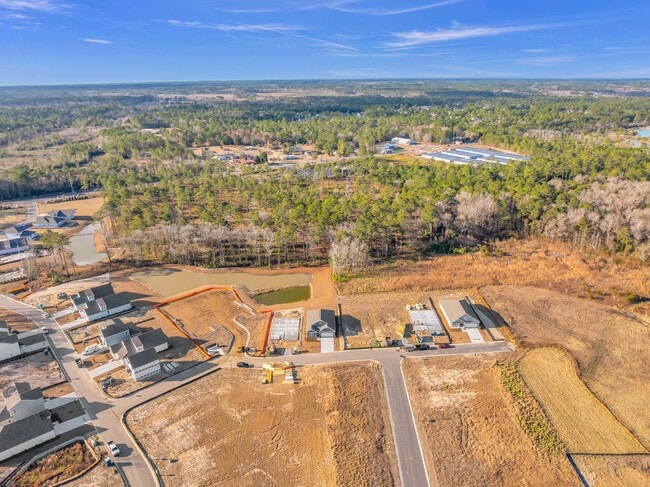 Building Photo - 514 Silky Oak Dr SE