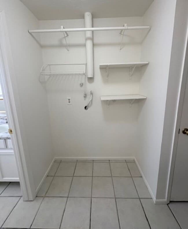 Building Photo - 3 Bedroom Townhome in Sandy!