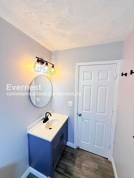 Building Photo - 9433 Sylvia St