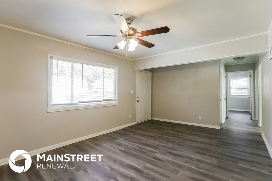 Building Photo - 2307 NE 59th St