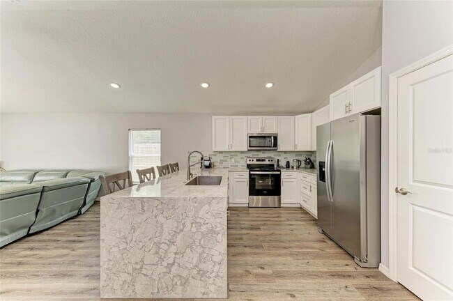 Building Photo - 827 Bacon Ave