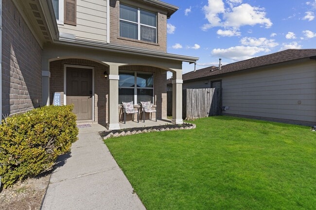 Building Photo - 29326 Legends Green Dr